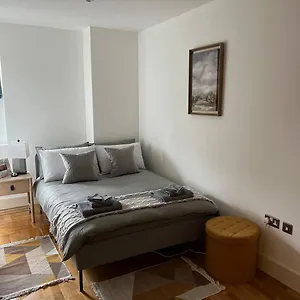 Stylish Flat Near