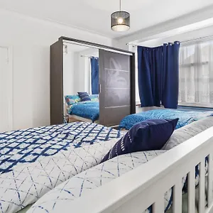 Apartment Cosy N22 Sleeps 6 *