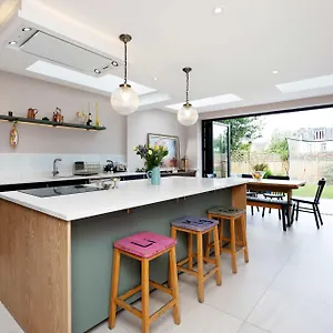 Veeve - The Wimbledon Retreat London