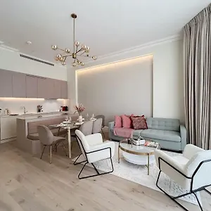 Stylish 2 Bed Flat On The Iconic Gloucester Road