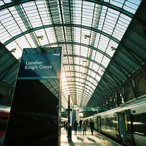The Chalton Funk-in Kings Cross Apartment London