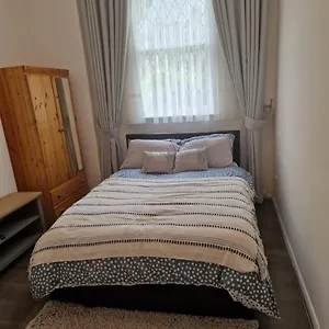 One In Stoke Newington Homestay *