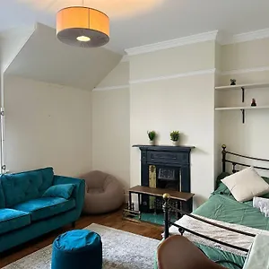 Apartment Mulberry Wimbledon Area Apartment, By Edens *