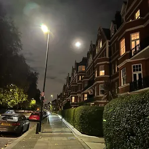 Apartment Heart Of In Battersea