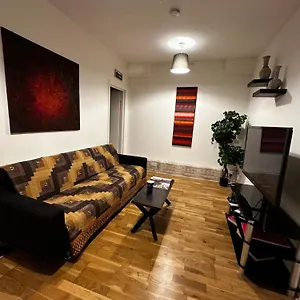 Charming 1-bedroom Southfields,