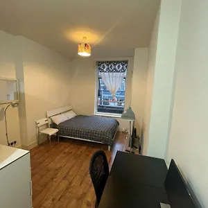 Entire Cosy Flat Opposite Victoria And Piccadilly Apartment *