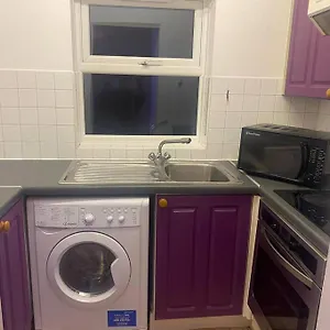✰free Private Parking✰80s Retro 1bedroom Serviced Canary Wharf Perfect For Families Business & Leisure Guests London