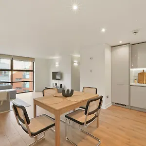 Flat 315, 33 Birtton Street Apartment *