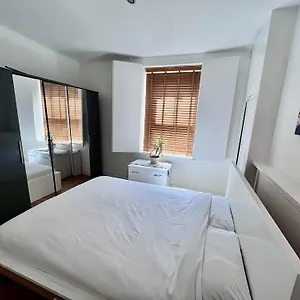 Apartment One Bedroom Flat Nine Elms Sw8 London