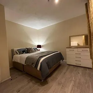 Kim33 * London