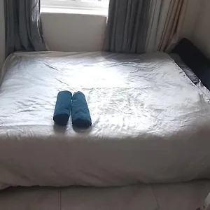 Airport, Excel, Univ Of East London, O2 Homestay London