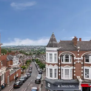 One Bedroom Flat Muswell Hill - First Floor Apartment London