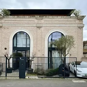 A Prestigious Haven Within London *