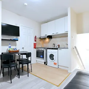 Apartment In Tottenham