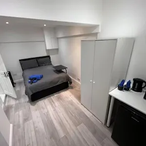 Zone 2 Flat London