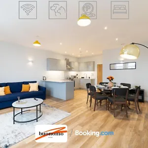 Two Bedroom At Buonomo Short Lets & Serviced Close To Wimbledon Tennis Courts *