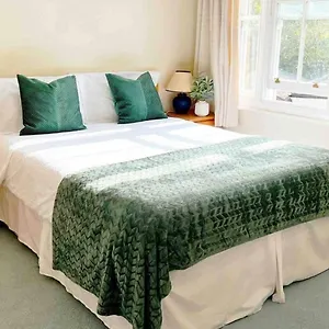 Peaceful 3 Beds - Near Central Holiday home *