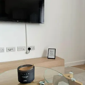 Beautiful Modern 1 Bed Flat * Barking (Greater London)