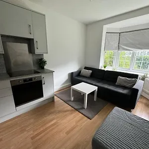 Lovely 3-bed 20 Mins To London