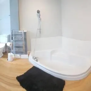 Cosy 4 Bed *