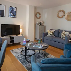 Apartment Westminster Two Bed One Bath Sleeps 5 London