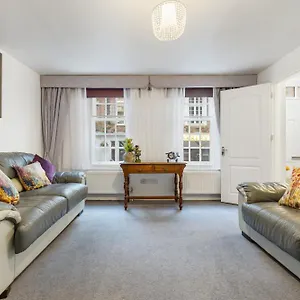 Westminster Classic Massionette Apartment London