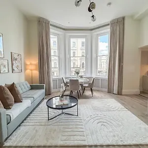 Stylish And 1 Bedroom London