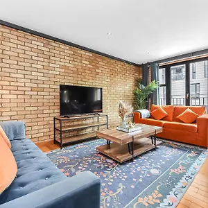 Stylish 2-bed In London