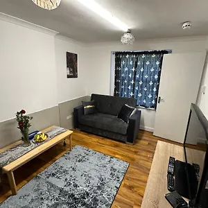 Springfield Apartment *