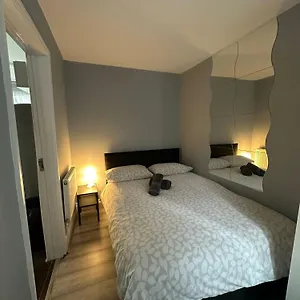 - Ground Floor 2 Bedrooms London