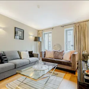 Gorgeous 4-level 3br - Check Profile Apartment London