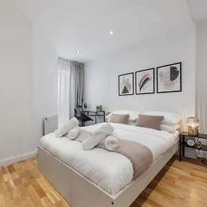 Holiday home Westferry Road London