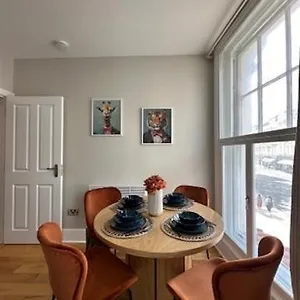 Apartment Modern Flat In