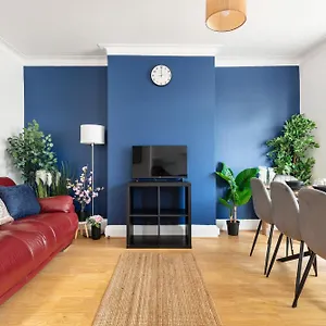9ra - 4bd House - Wembley Views *