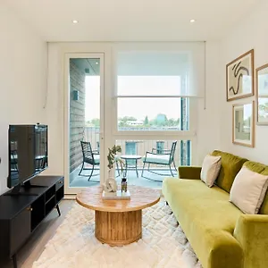 Apartment The Tottenham Hideaway - Alluring 1bdr Flat With Balcony