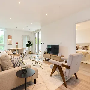 Apartment The Tottenham Escape - Lovely 2bdr Flat With Balcony *