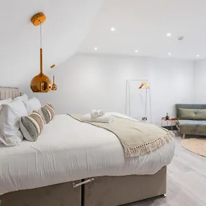 Apartment Neutral Zen Serene Sanctuary London