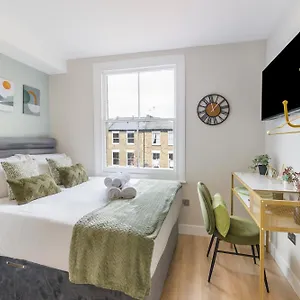 Urban Oasis Modern Minimalist Apartment *