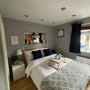 Amazing En-suite In Finchley Apartment London