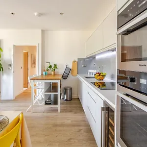 Apartment Fmss Urban Escape