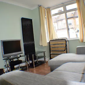 Apartment 3 Bedroom House - Walthamstow London