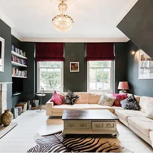 Magical Georgian Maisonette, Angel, Islington Apartment London