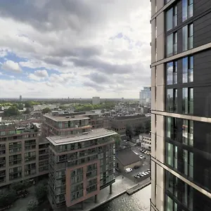 1bed Flat With Views - 1min Walk To Tube Station Apartment