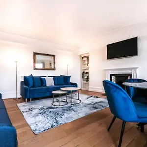 Harrods-knightsbridge Flat In Kb89