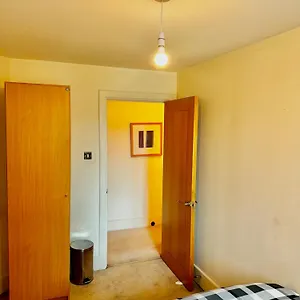 Homestay Budget,cosy Double Bedroom - Shared Bathroom