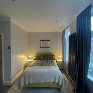 Shepherds Bush Retreat * London