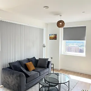 Modern, New, Amazing In East London! Apartment *