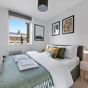 Modern And Airy Belgravia Living Apartment