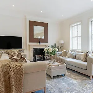 Fabulous 3 Bed In Kensington London