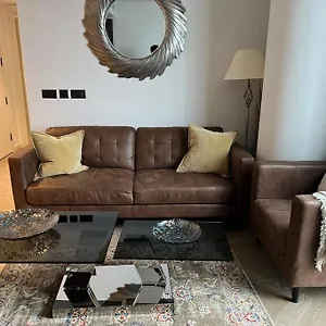 Modern 2 Bed Flat At Battersea * London